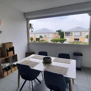 Les Malouines , Baie Nettlé Saint-Martin